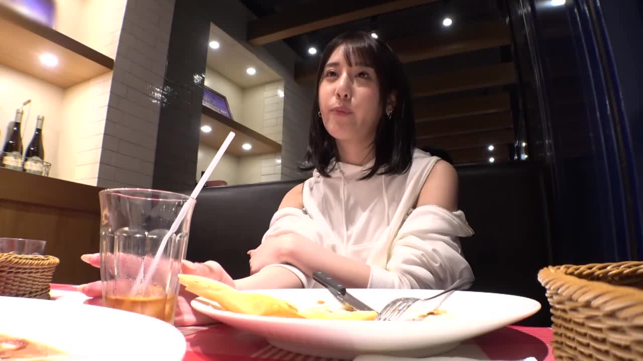 在新宿發現帶著暴露皮膚的漂亮女孩.擁有F罩杯美乳,以模特為借口約出來.對AV有興趣進行拍攝.非常敏感 - AV大平台 - 中文字幕，成人影片，AV，國產，線上看