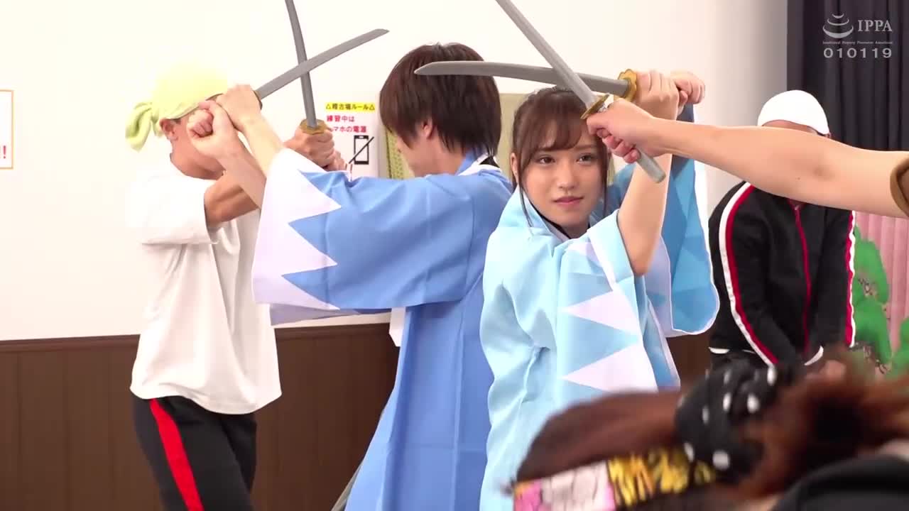 恥辱！ 權力騷擾團的皇帝兼團長，為了讓不會演戲的新人女演員明白角色的感受－切腹，向她傳授裸體表演！ 美少女新選組佐藤汐雄版 - AV大平台 - 中文字幕，成人影片，AV，國產，線上看