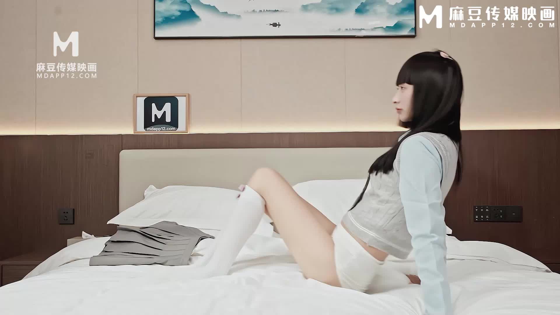 清純女高中生成年即出道 變態攝影師操壞學生逼 - AV大平台 - 中文字幕，成人影片，AV，國產，線上看