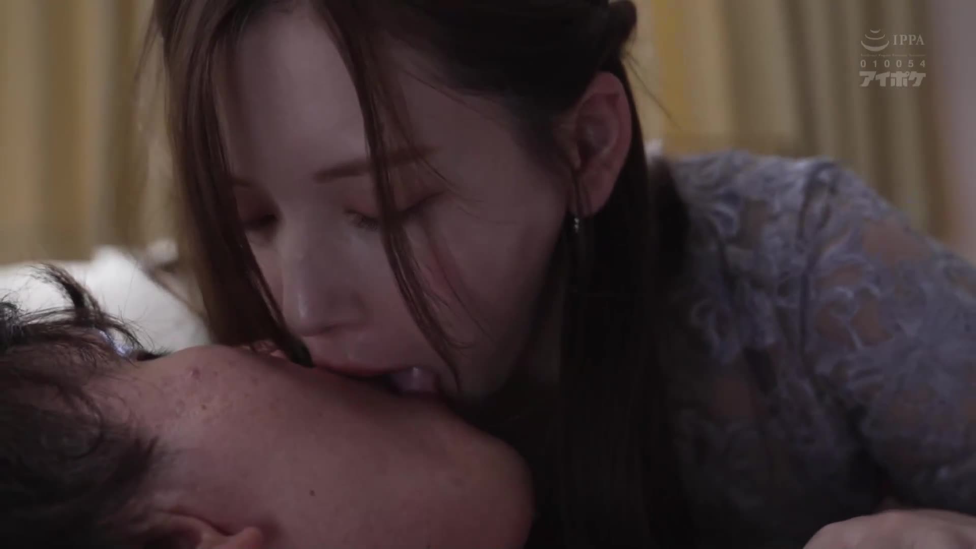 讓我們一起享受H吧！在婚禮的二次會宅飲み中，一位性慾旺盛的未婚女性與所有男性發生關係。激烈的精液擠取！明里紬 - AV大平台 - 中文字幕，成人影片，AV，國產，線上看