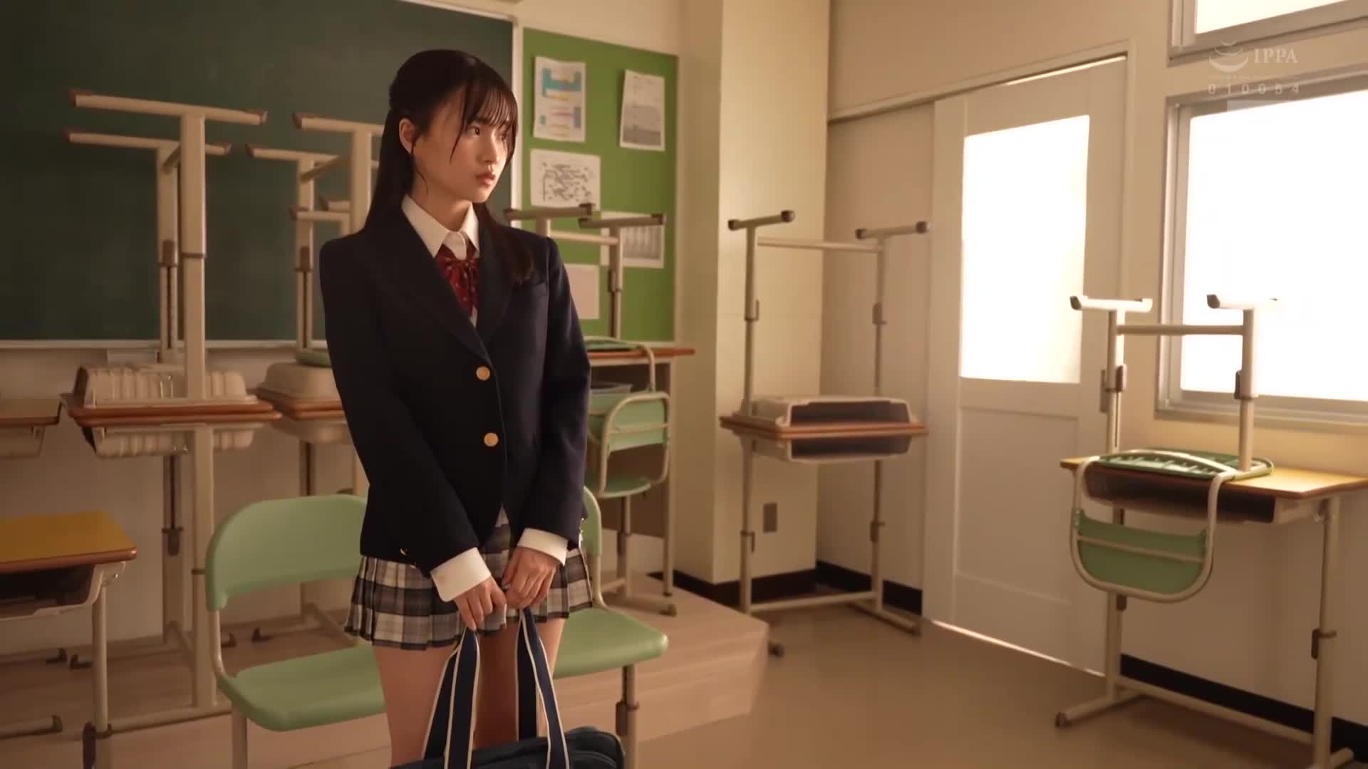 痴漢的手指太過厲害了...愛液溢出到無法出聲，我被迷戀的手指帶到了墮落的境地。泉桃香 - AV大平台 - 中文字幕，成人影片，AV，國產，線上看