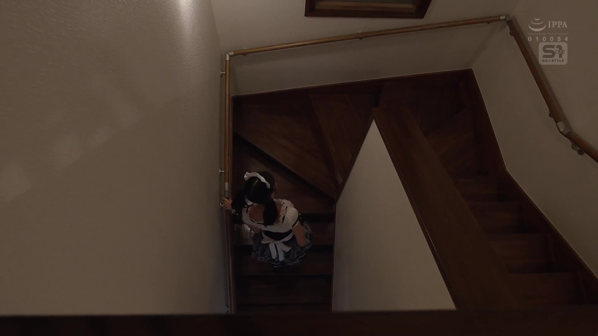 在妻子不在的時候，為雇主的下人照顧一切的服務女僕榊原萌的誘惑。 - AV大平台 - 中文字幕，成人影片，AV，國產，線上看