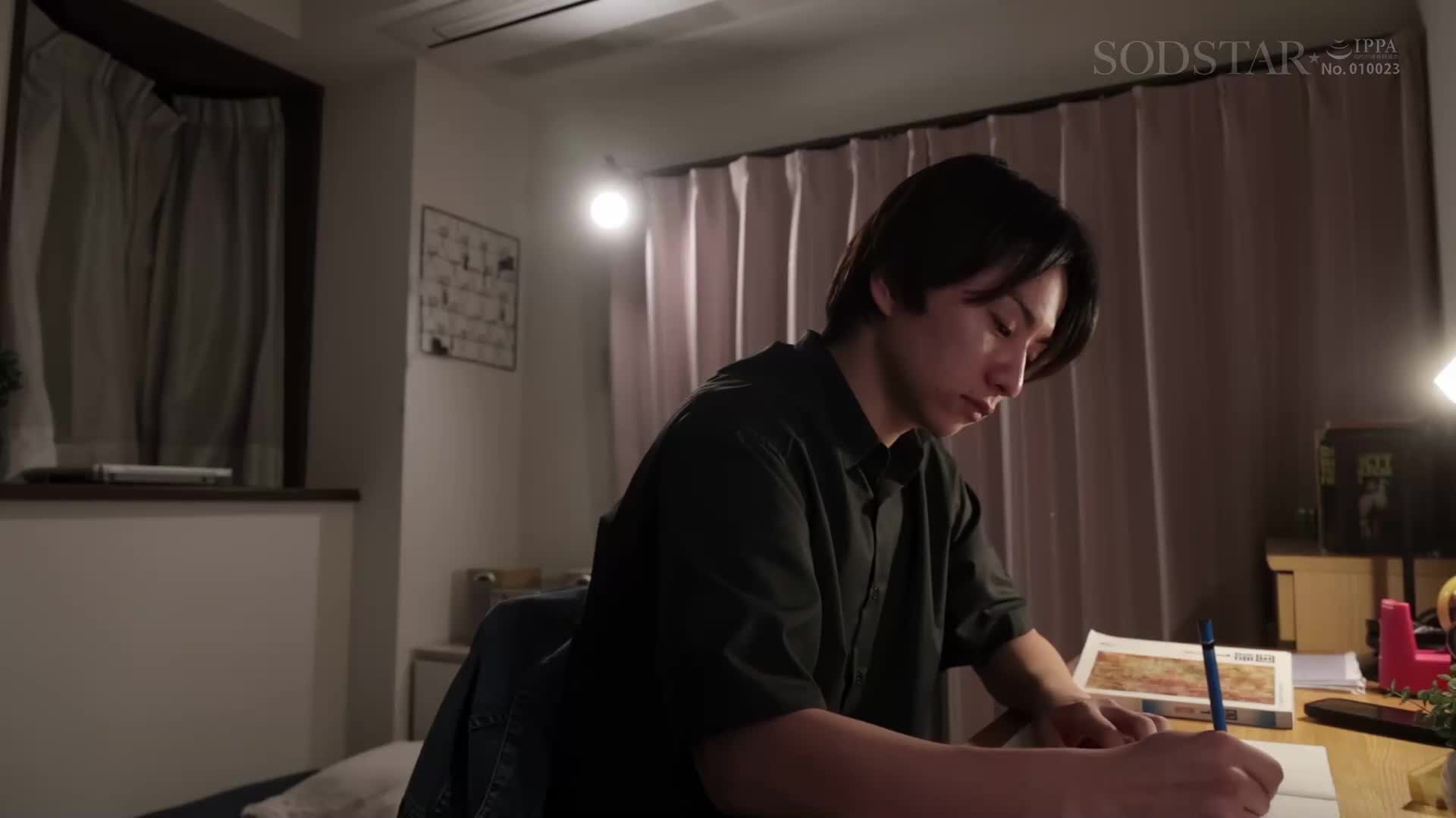 已經多年沒有交談，不化妝的姐姐被花花公子強迫發生關係，看著這一幕，不知怎麼的就覺得被偷窺了一樣，觸發創傷勃起無法停止。 宮島芽衣 - AV大平台 - 中文字幕，成人影片，AV，國產，線上看