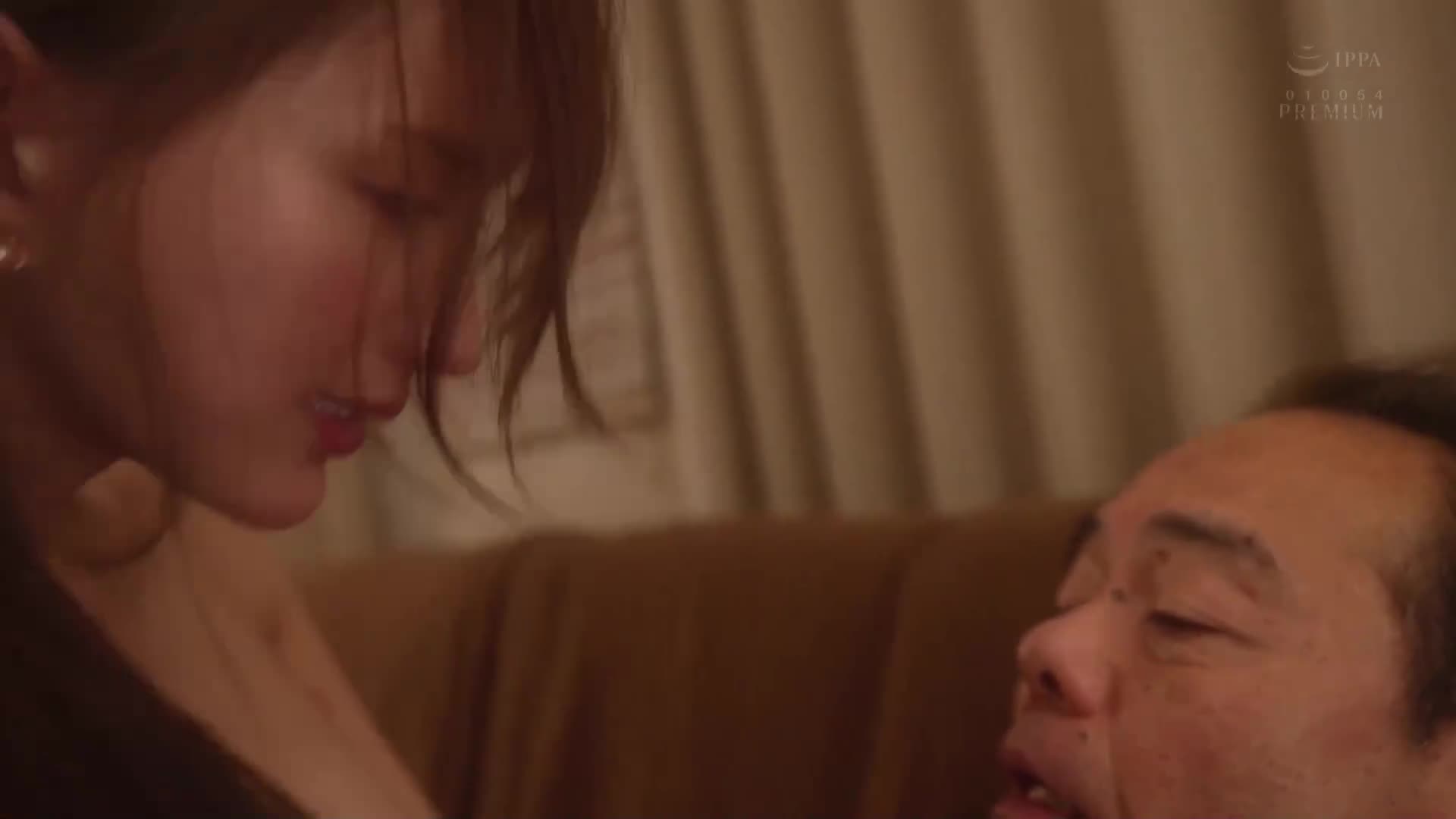 可憐是我（繼父）的肉便器。當種子無能的兒子在洗澡20分鐘的空檔時...我用無盡的抽插連續內射讓她懷孕。楪可憐 - AV大平台 - 中文字幕，成人影片，AV，國產，線上看