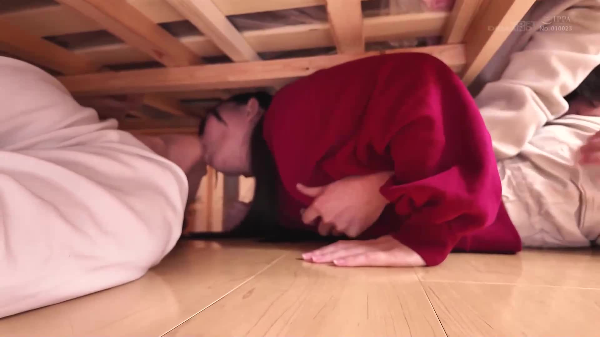 將攝影機安裝在清潔機器人上，監視女兒。 清潔機器人上的攝影機記錄了放學後在家裡與女兒淫亂的狂歡。 南日菜乃 - AV大平台 - 中文字幕，成人影片，AV，國產，線上看