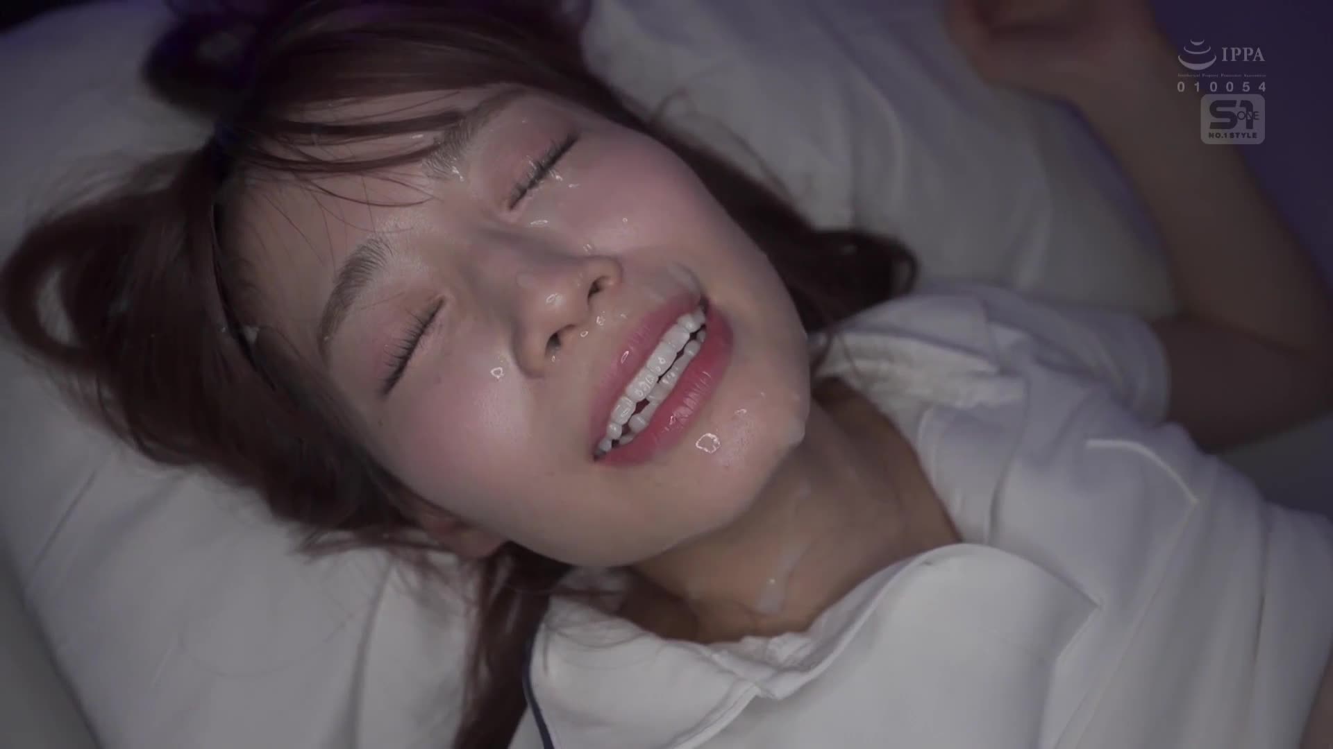 我想要老師的球拍」，如果羽毛球部這麼可愛的學生對我這個老師提出這麼色情的求愛...即使是作為老師的我也會忍不住動心。未歩奈奈 - AV大平台 - 中文字幕，成人影片，AV，國產，線上看