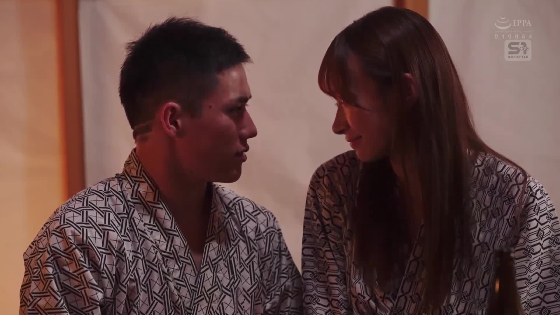 對不起讓你勃起了嗎？在與表姊混浴時，我的陰莖變得硬梆梆的！愛麗絲姊用責任感和溫柔偷偷地幫我解決了。花愛麗絲 - AV大平台 - 中文字幕，成人影片，AV，國產，線上看