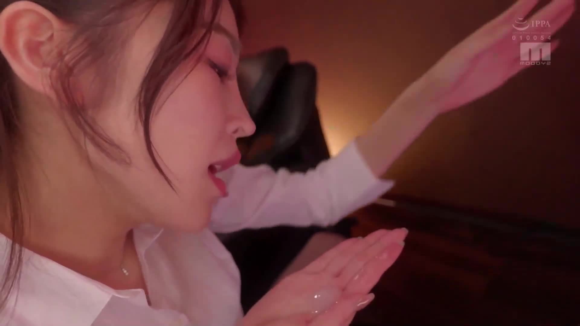 美腿長身的膝上襪美女，從迷人的缝隙中展現誘人的美鮑，提供熱情的中出式風俗服務，這就是森日向子。 - AV大平台 - 中文字幕，成人影片，AV，國產，線上看