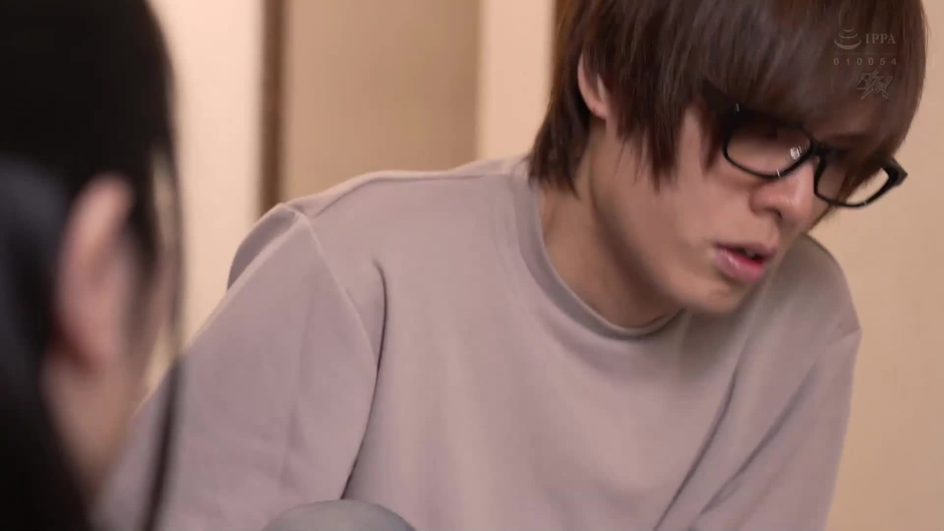 濃郁的母乳餵哺，完全沉浸在寶寶的懷抱中！被充滿母性的濃郁乳汁所溶化，被寵愛得無法自拔的熟女媽媽，最佳痴女4小時。 - AV大平台 - 中文字幕，成人影片，AV，國產，線上看