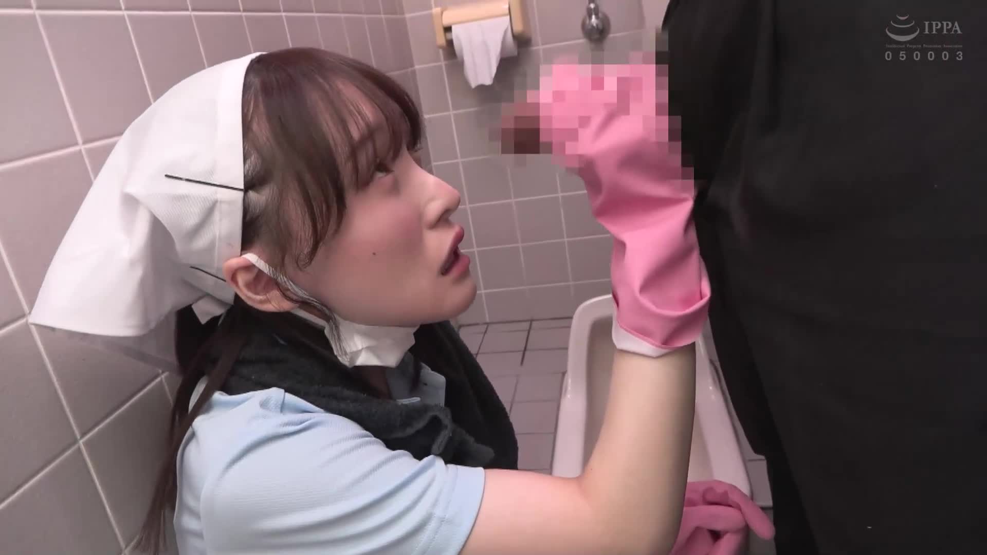 精液咽下清潔工。拒絕不了的我，工作場所被迫吸附許多男性生殖器，並被迫飲精液...。白石桃。 - AV大平台 - 中文字幕，成人影片，AV，國產，線上看