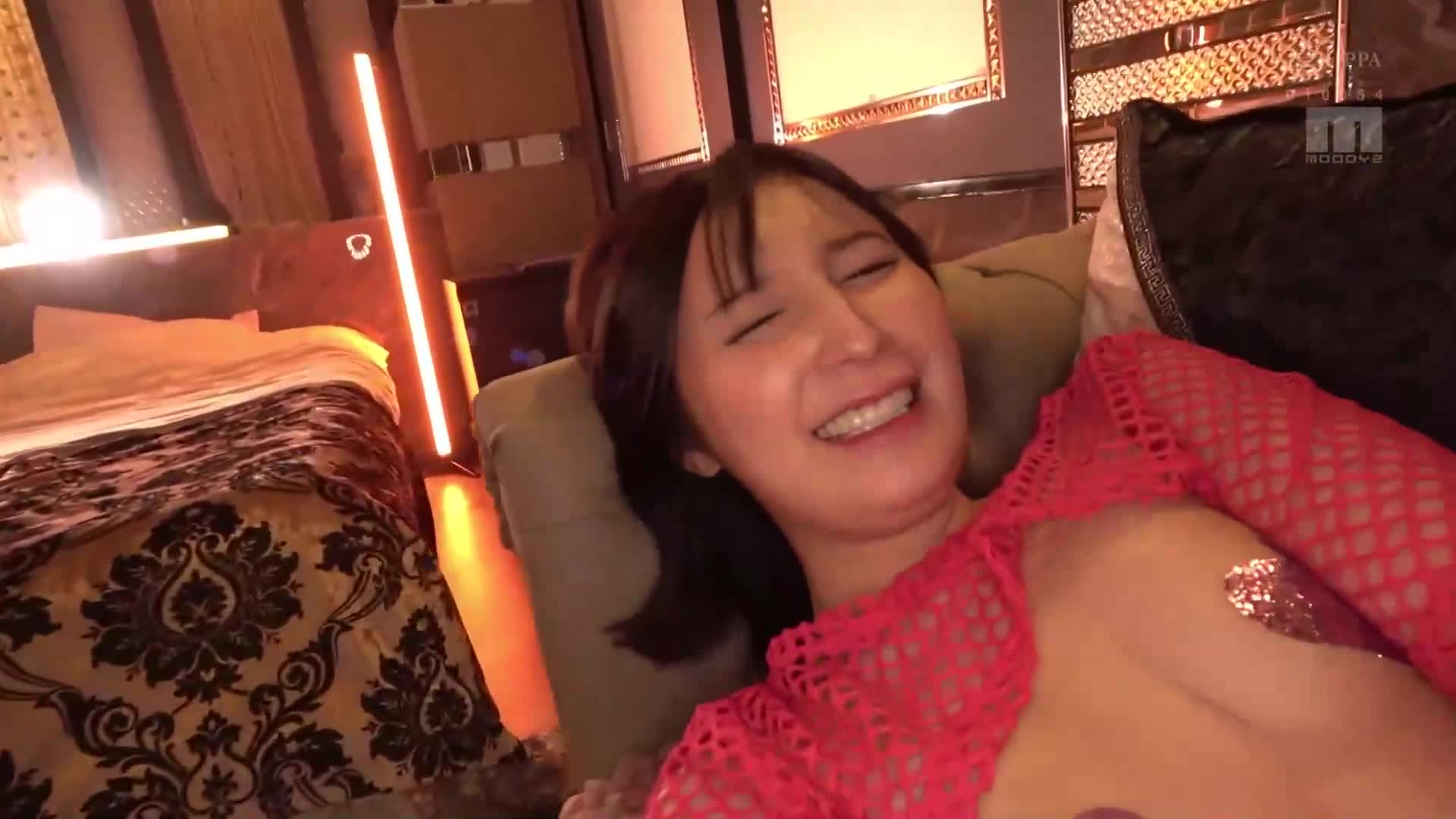 在害羞的服裝下，心跳加速的街頭露出漫步 仲村美羽 - AV大平台 - 中文字幕，成人影片，AV，國產，線上看