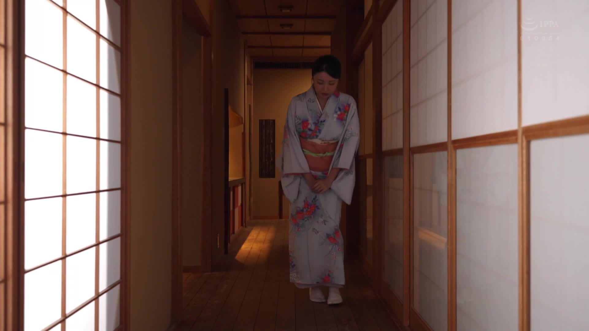 女將・不停地讓絕倫親父滿足，濃厚的接吻服務持續讓他高潮不斷。歡迎來到評價為5.00的最高級淫亂旅館『清潤莊』。潤宇瑠瑠 - AV大平台 - 中文字幕，成人影片，AV，國產，線上看