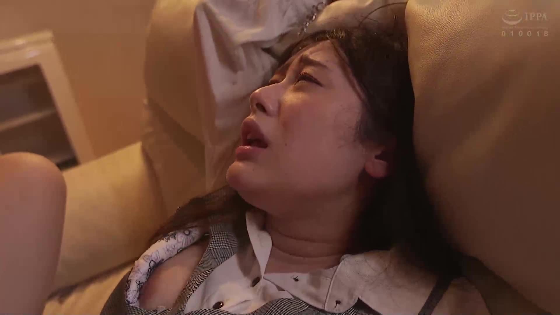 在SNS上找到失蹤少女後施予蠱藥，讓她深陷性愛淫蕩的漩渦，將她培養成無止境的肉便器，直至硬梆梆的陰莖得到滿足。-白石渚 - AV大平台 - 中文字幕，成人影片，AV，國產，線上看