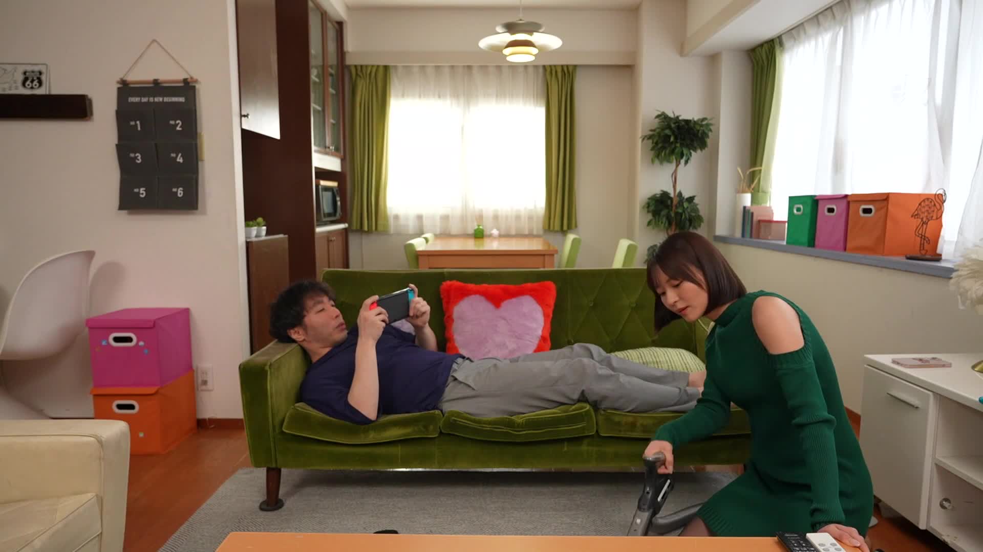 我的大腦被妻子逼到燒焦，停止在那一刻，被她纏綿的乳頭調情和淫蕩的低語逼到瘋狂，達到了甜蜜的巔峰。東條夏 - AV大平台 - 中文字幕，成人影片，AV，國產，線上看