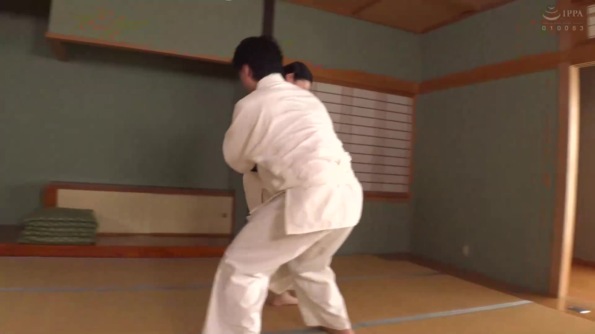 一般男女監控AV 格鬥技女大生對抗性騷擾強姦魔［柔道/少林寺拳法/劍道］贏了就有100萬日圓！輸了就立刻肏穴中出！面對無規則的性騷擾攻擊！火爆激烈的三番真劍對決！ - AV大平台 - 中文字幕，成人影片，AV，國產，線上看