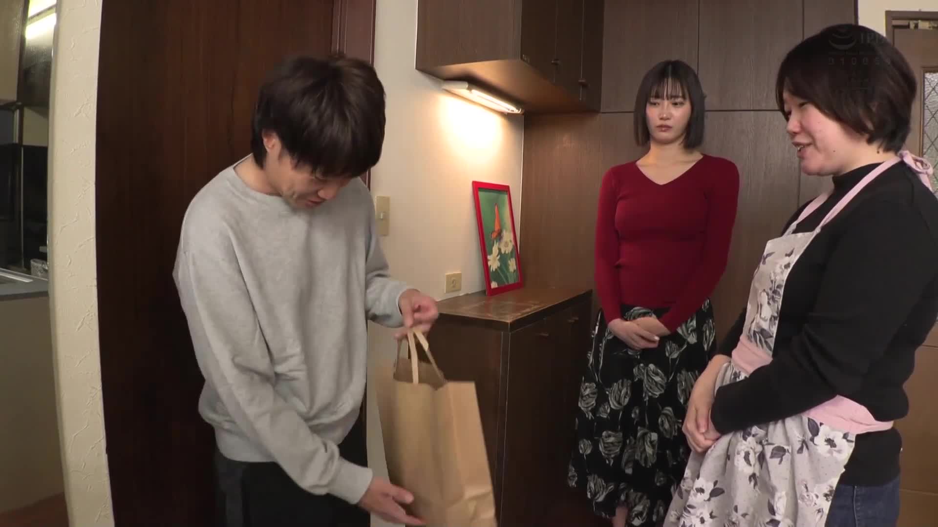 我會幫你舔一下，所以假裝成戀人吧！為了讓囉嗦的父母安心，我成為了超可愛的同期女生一天的男友。美谷朱音 - AV大平台 - 中文字幕，成人影片，AV，國產，線上看