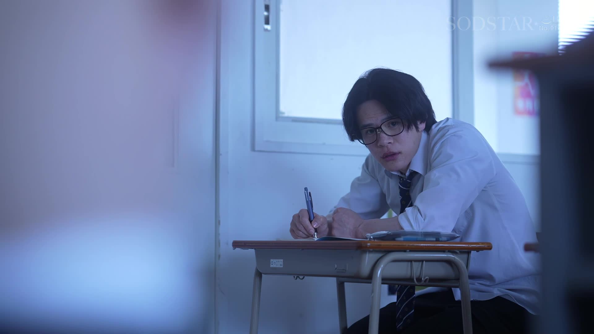 婚期逃過的吵鬧學校教師是校內露出的變態，生活在上課時間里。他的興趣被學生發現，像猿一樣被迫進行交配，使她回想起自己的雌性本能 唯井真尋 - AV大平台 - 中文字幕，成人影片，AV，國產，線上看