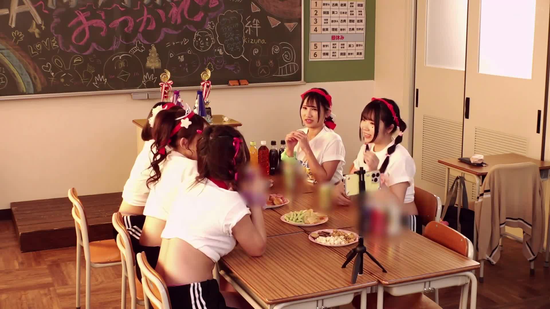 體育祭之後，班級中開放自由的一軍女孩們和青春的混亂交往！平常絕對不會有交集的男女們在歡樂的氣氛中，不戴安全套就可以隨意內射！ - AV大平台 - 中文字幕，成人影片，AV，國產，線上看