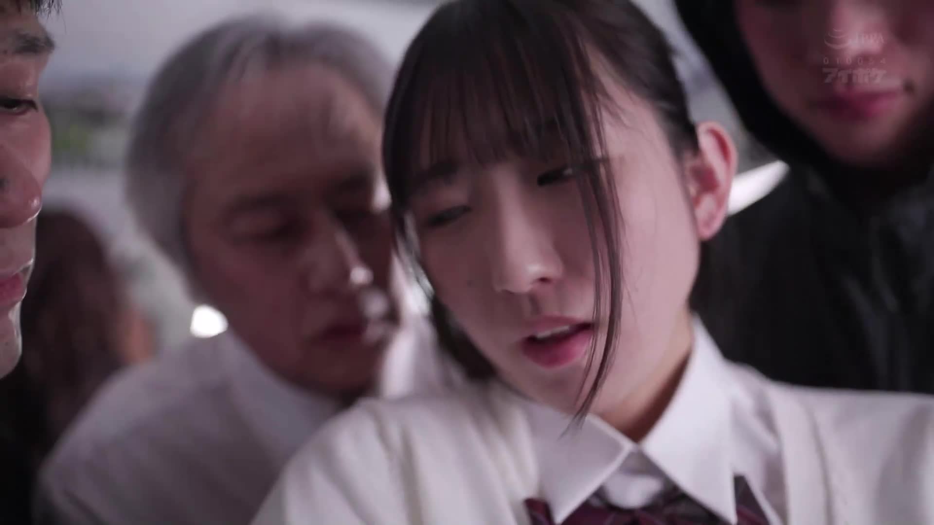 早上7:30搭乘5號線的貓狸臉巨乳是痴迷的最愛，偷偷添加媚藥後，早洩得太厲害，平日每天都在重複。演員：役野満里奈 - AV大平台 - 中文字幕，成人影片，AV，國產，線上看