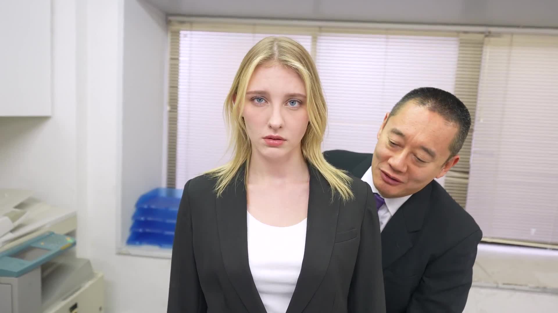 人格操作洗腦催● 鷹派基金的女老闆。使用每月週一至週五的催●、羞恥、催●、屈辱 Melody・雛・Marks - AV大平台 - 中文字幕，成人影片，AV，國產，線上看