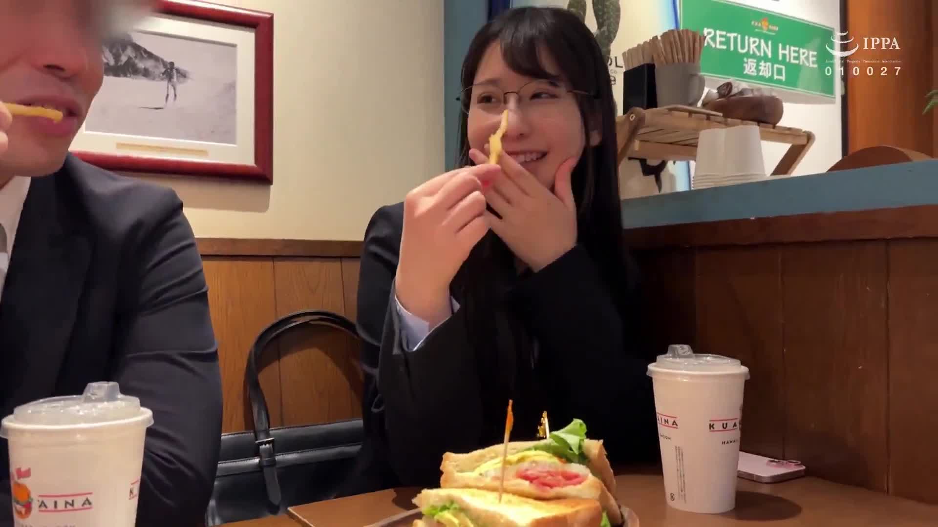 [AI解碼版]同步的女同事是我們的可愛寵物，我們和她一起開心玩耍！ 2025年度新入職員，員工編號HN-001E-1986 - AV大平台 - 中文字幕，成人影片，AV，國產，線上看