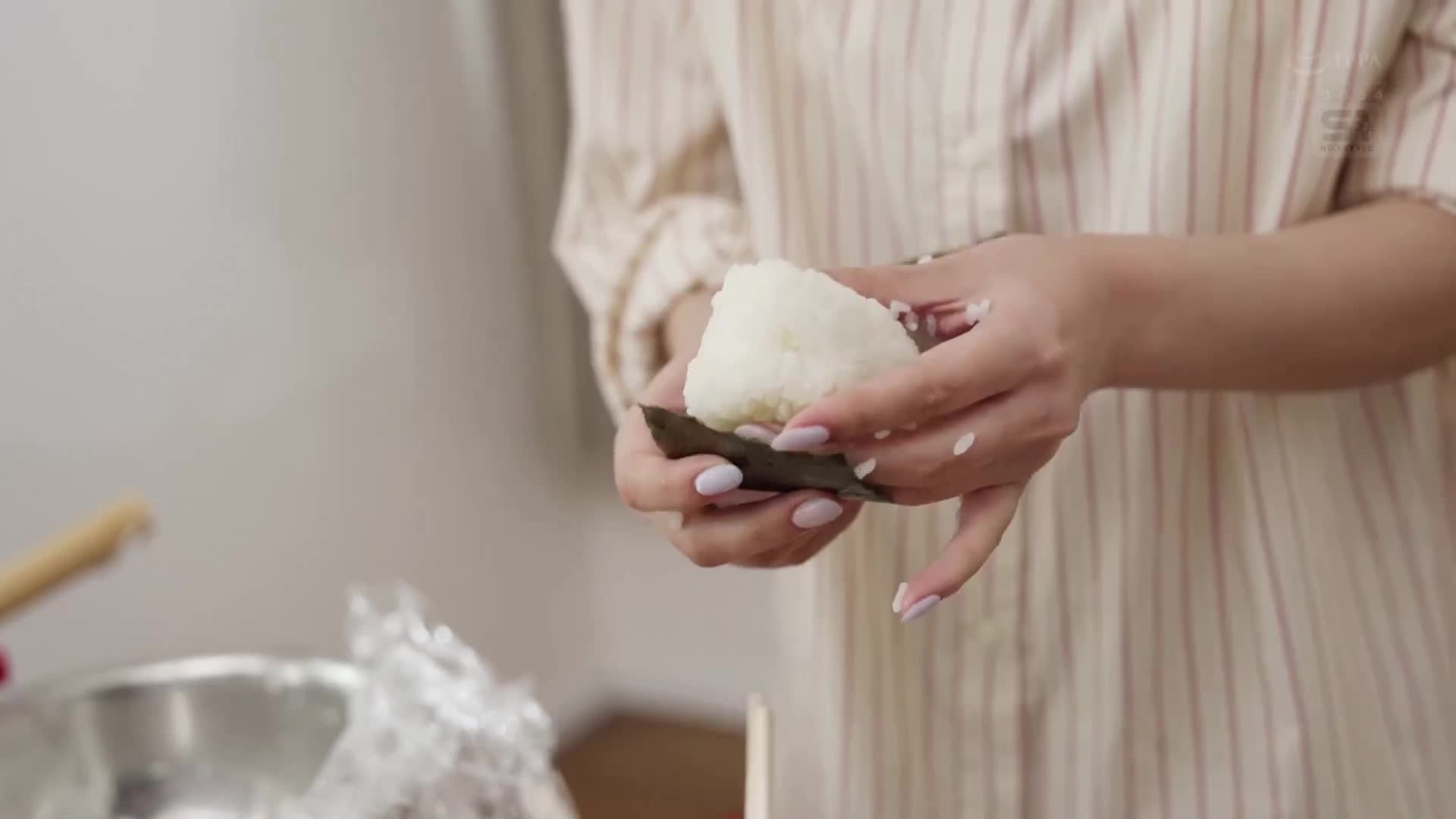 心情和生殖器都充滿了愛撫，因此我們將舉辦一個專屬粉絲的全肯定款待活動，為期1晚2天主持人。淺野心 - AV大平台 - 中文字幕，成人影片，AV，國產，線上看