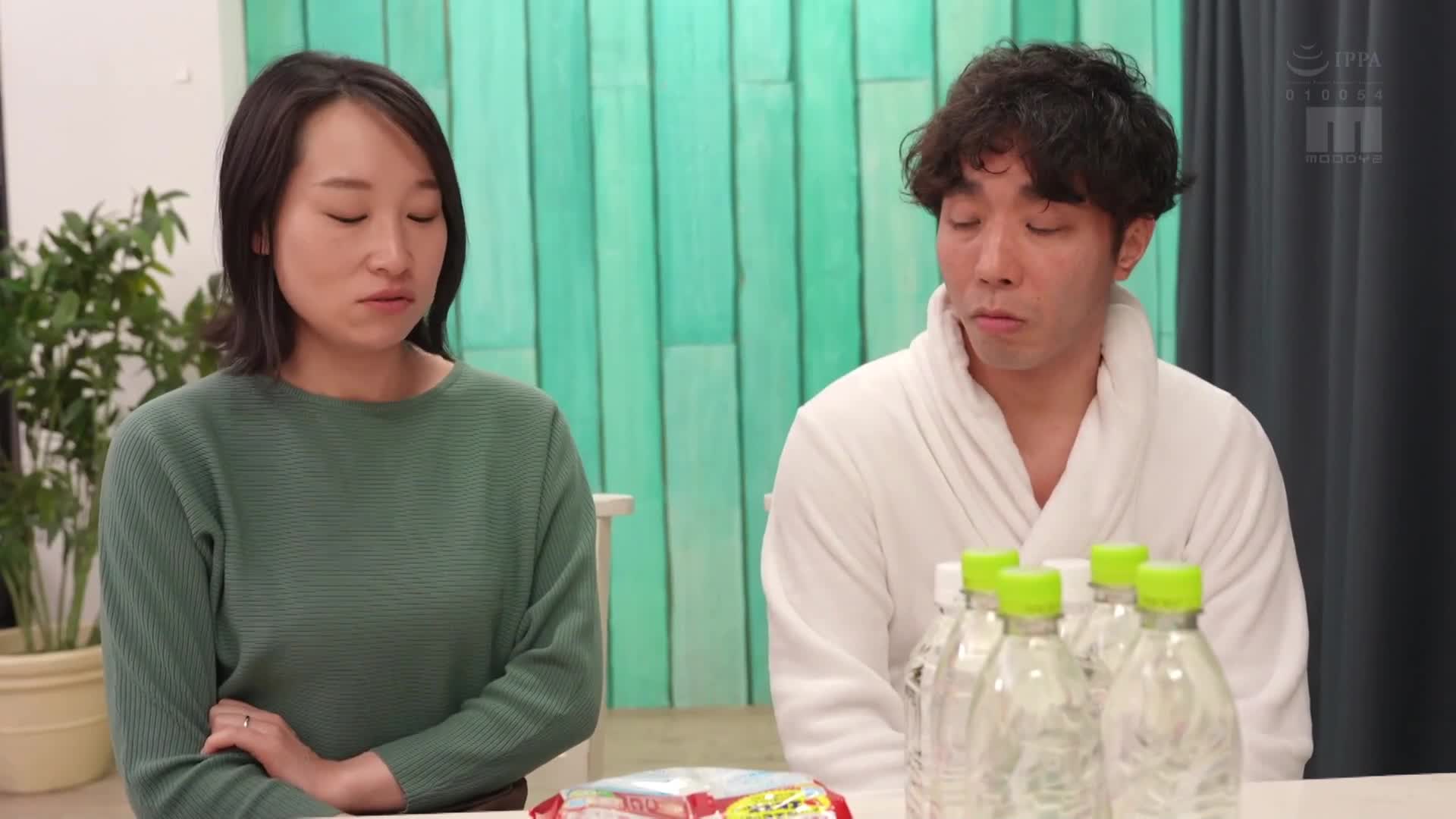 我成為紀念裸體模特的替身後，注意到了我硬梆梆膨脹的陰莖，一位巨乳姐姐不停地在每次5分鐘休息時，滴著愛液，一次又一次地讓我放鬆下來…小野坂唯花 - AV大平台 - 中文字幕，成人影片，AV，國產，線上看