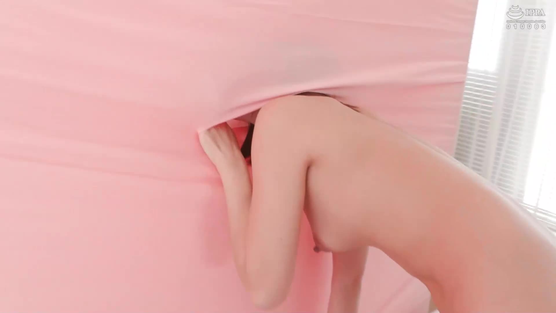 一般男女監控AV，臉是丈夫/身體是NTR！2 在丈夫毫不知情的情況下，一位人妻從牆洞中只露出臉，進行巨大陽具性愛，連續內射，以免被發現！ - AV大平台 - 中文字幕，成人影片，AV，國產，線上看