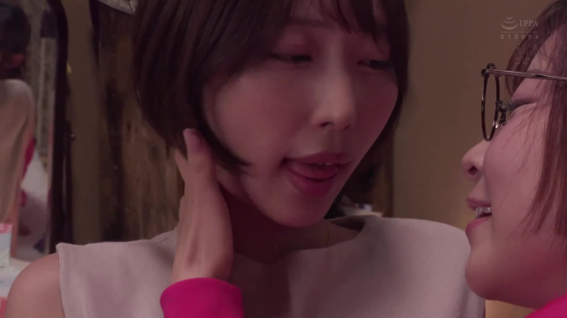 我不知怎麼的，被住在垃圾房的三十歲腐女子女同性戀所吸引，心靈和身體漸漸被她所吸引。【四畳半公寓女同性戀】那賀崎雪音 沙月惠奈 - AV大平台 - 中文字幕，成人影片，AV，國產，線上看