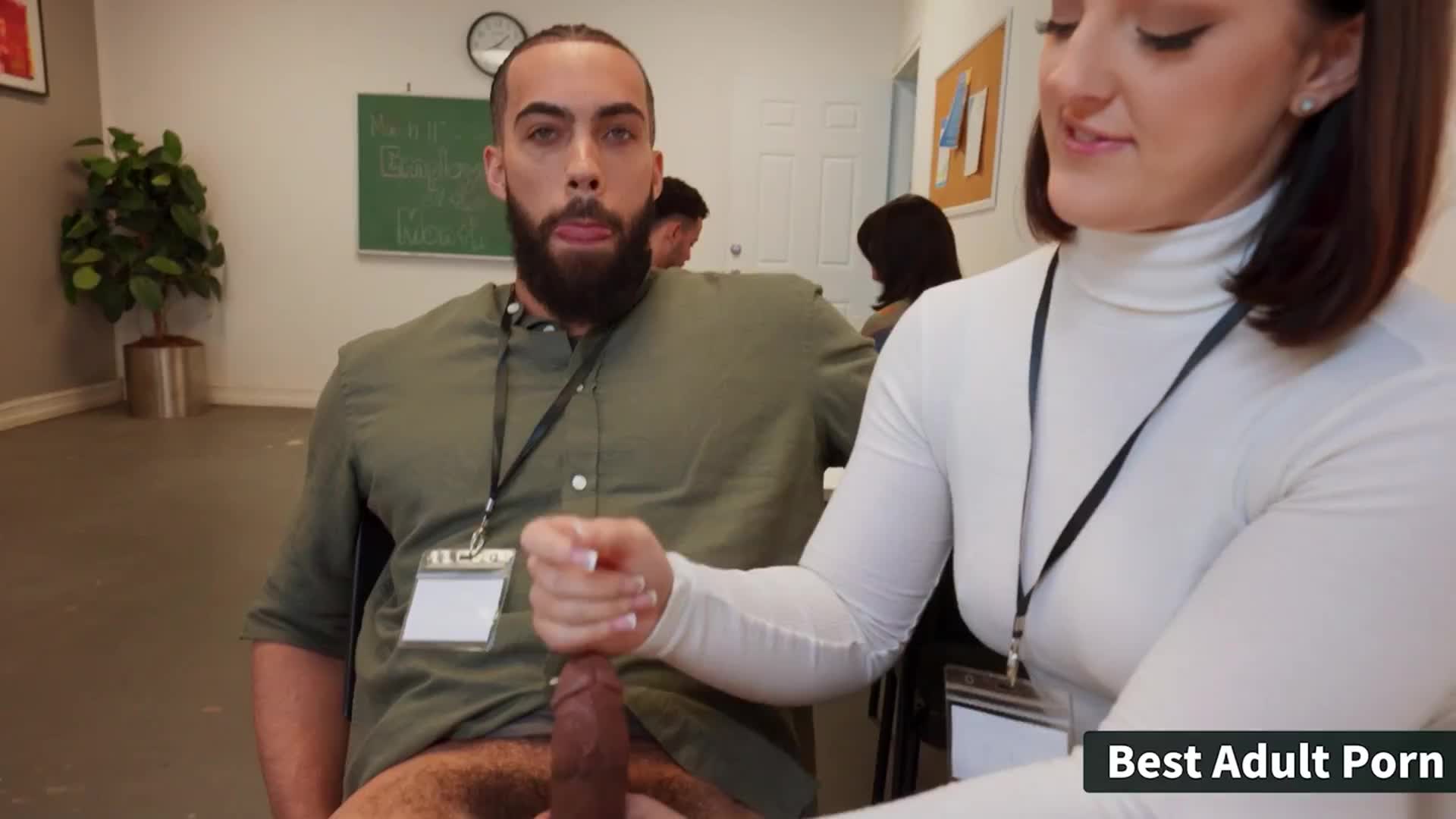 上班突然想吃大香腸 - AV大平台 - 中文字幕，成人影片，AV，國產，線上看