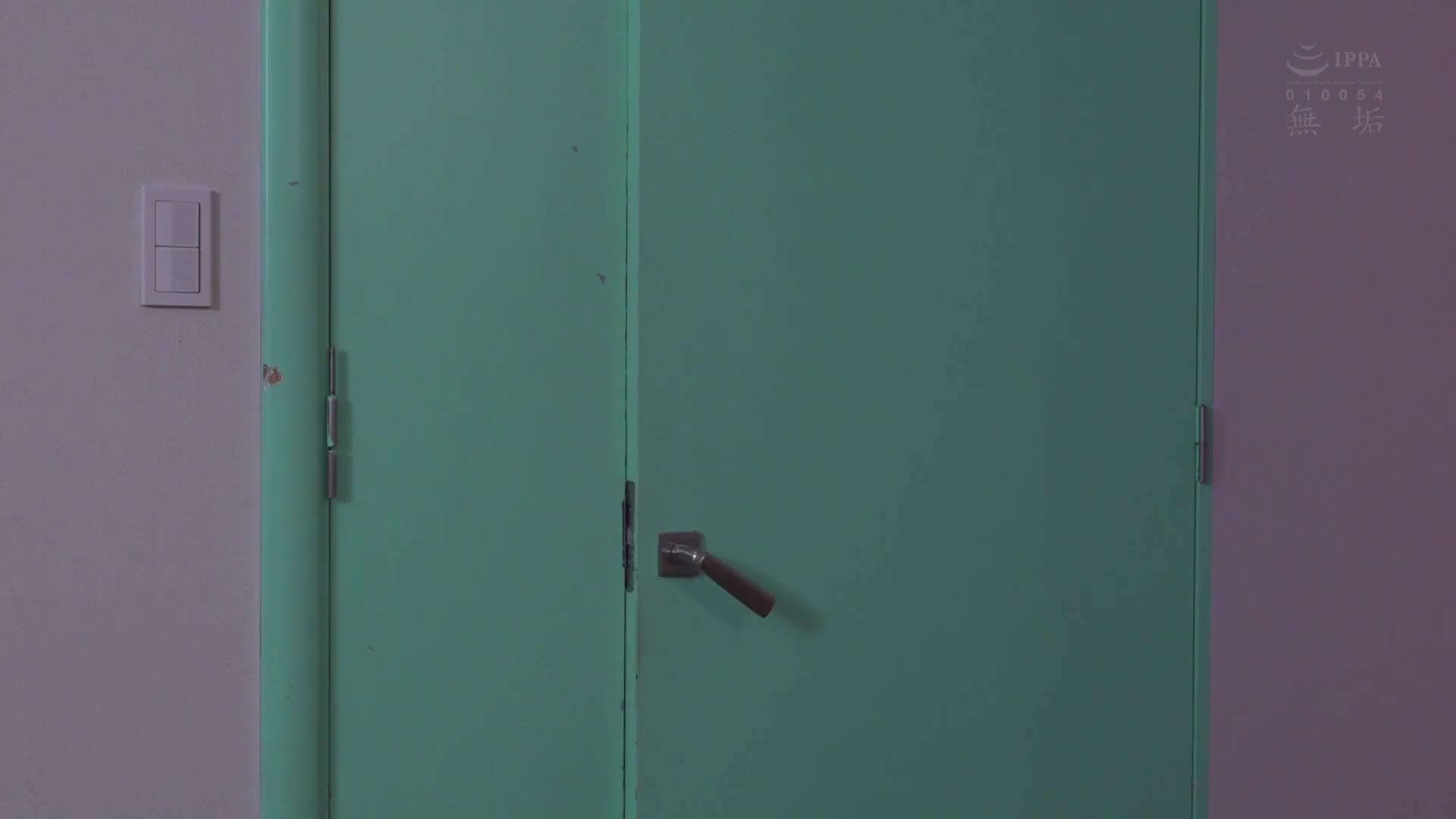 男裝痴女的處男獵取學校生活 男子學校的同級生竟然是女孩！？用痴女誘惑來封口那位知道秘密的同學-。倉本蓳 - AV大平台 - 中文字幕，成人影片，AV，國產，線上看