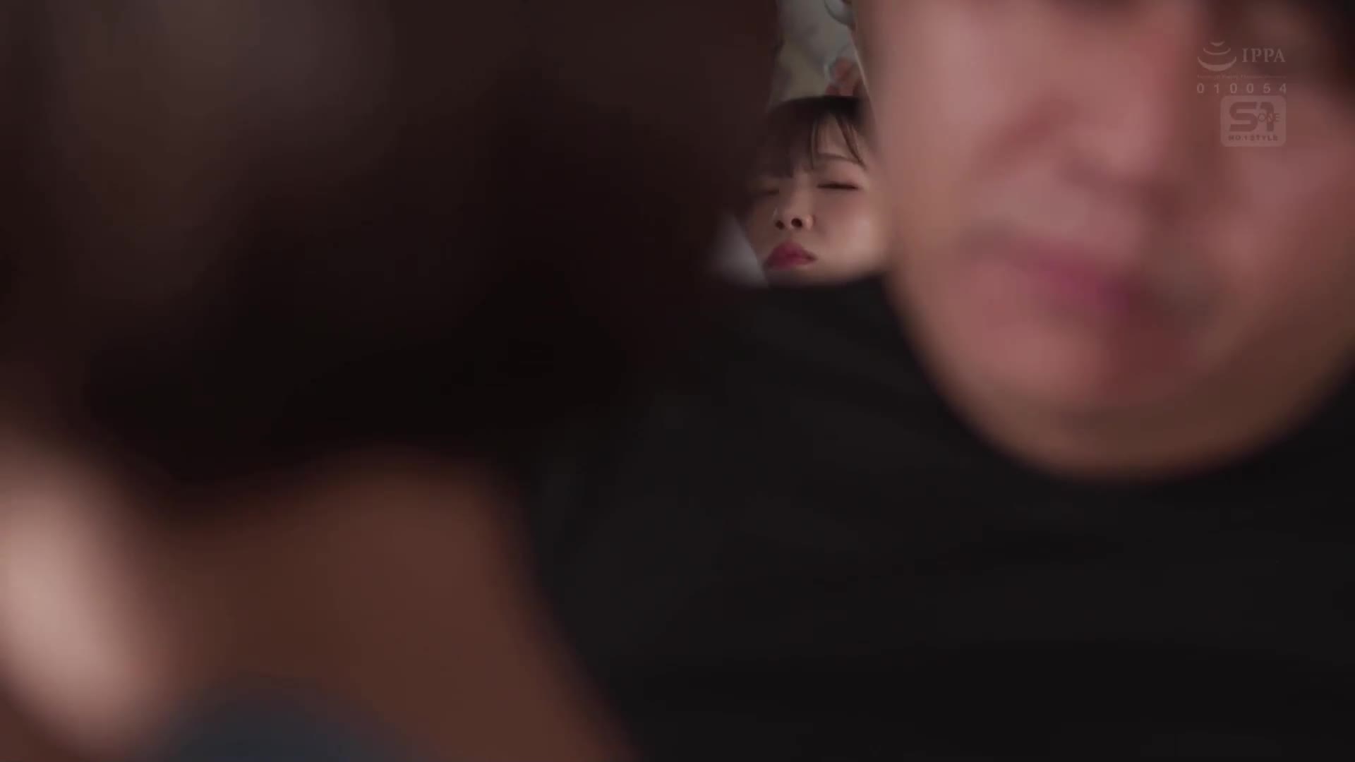 [AI解碼版]「我…明明是阿姨…」在女兒身邊被猥褻且難以抗拒，最終開始感受並且達到高潮！！性慾不滿的母親- 奥田咲 - AV大平台 - 中文字幕，成人影片，AV，國產，線上看