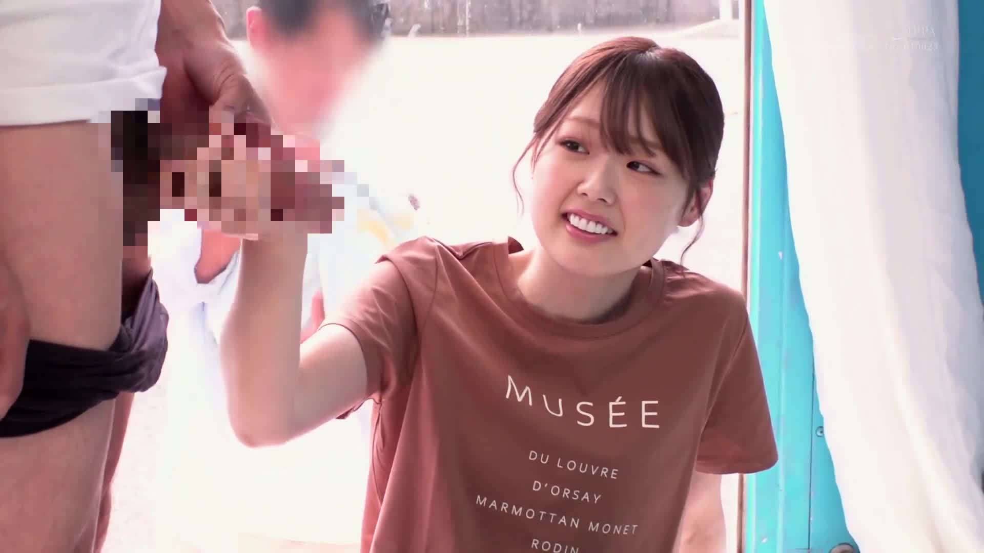 魔法鏡號【僅有一片魔法鏡隔開的極致背德感】偷偷給美麗的媽媽展示大雞雞！用素股刺激，讓產後性慾不滿的陰道在丈夫面前被生插！由於產後的柔軟陰道太舒服，所以導致內射不倫戀SEX！ - AV大平台 - 中文字幕，成人影片，AV，國產，線上看