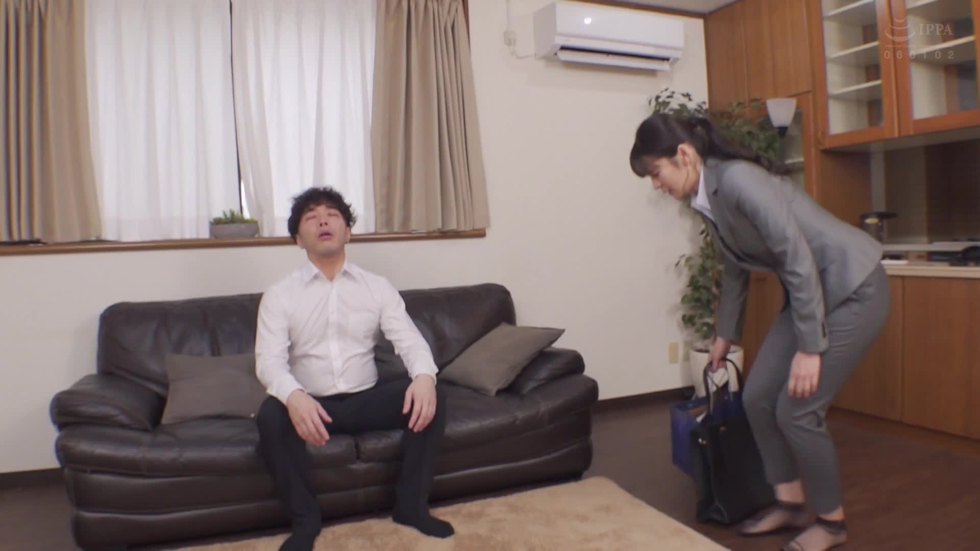 尷尬！道歉中的業務職女性被舔屁股並跪地滿足！向客戶展示真誠的內射性愛！ - AV大平台 - 中文字幕，成人影片，AV，國產，線上看