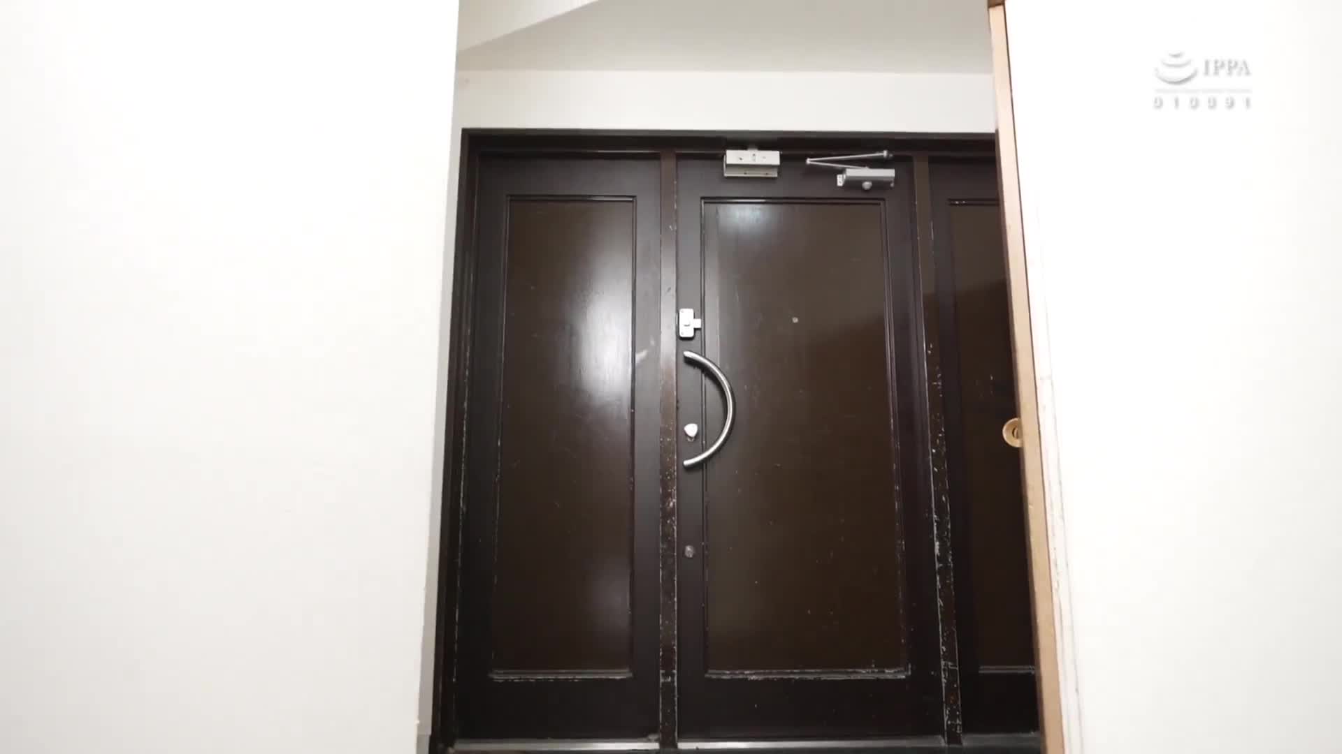 慾求不滿的絲襪表妹滿足了羞恥遊戲的要求，結果她真的比起色情玩具更渴望陽具！ - AV大平台 - 中文字幕，成人影片，AV，國產，線上看