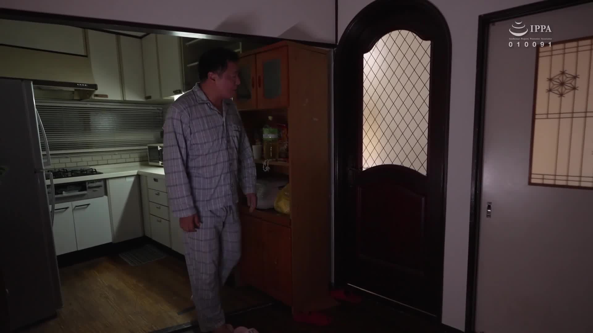 嫁誘惑義父勃起的黑絲襪 眼見巨乳與大屁股難以抑制近親亂倫的衝動！ - AV大平台 - 中文字幕，成人影片，AV，國產，線上看