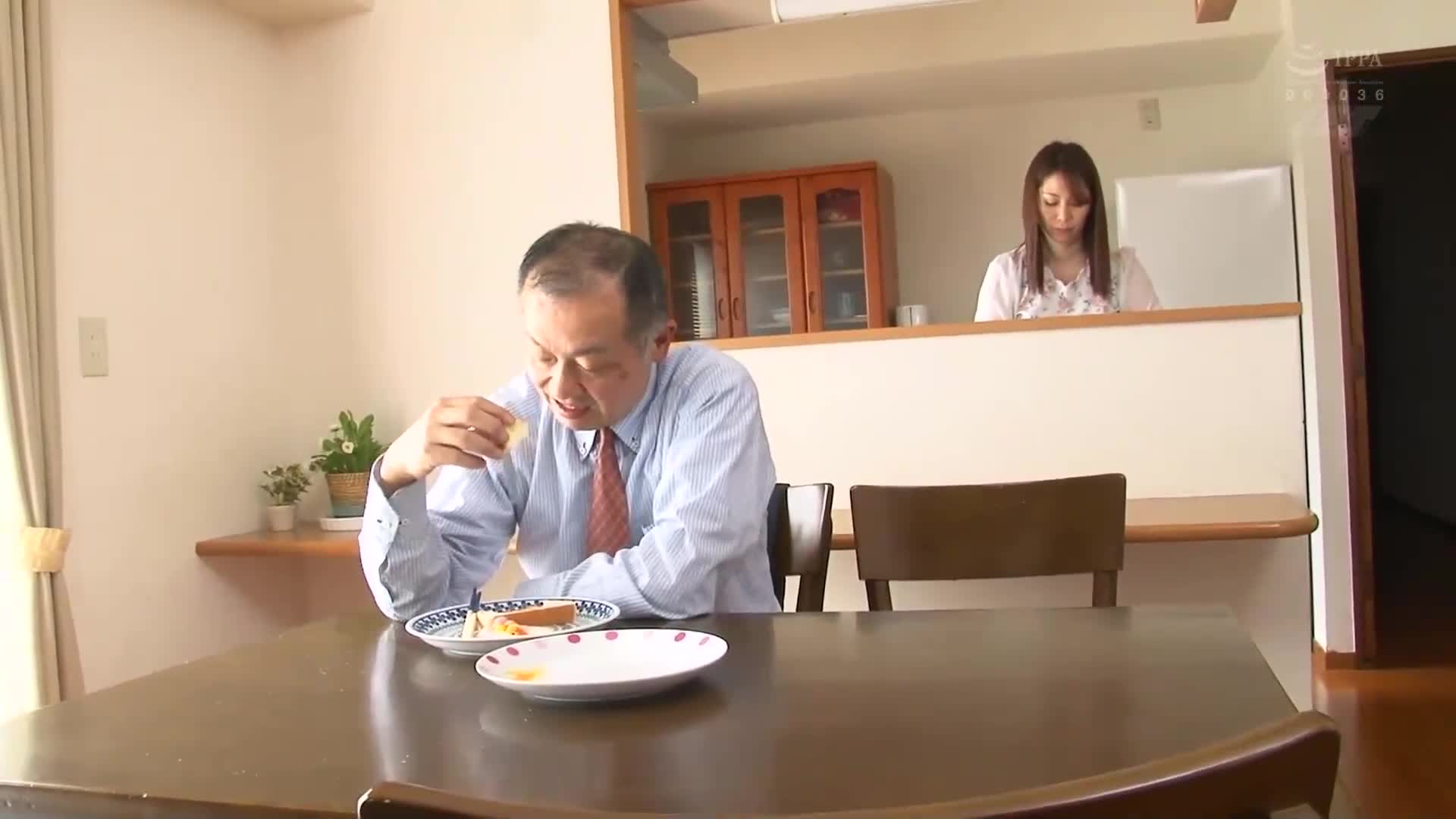 令和日本play相親NTR熟女母親為了讓家裡蹲孩子出去工作用身體利誘 翔田千里 - AV大平台 - 中文字幕，成人影片，AV，國產，線上看