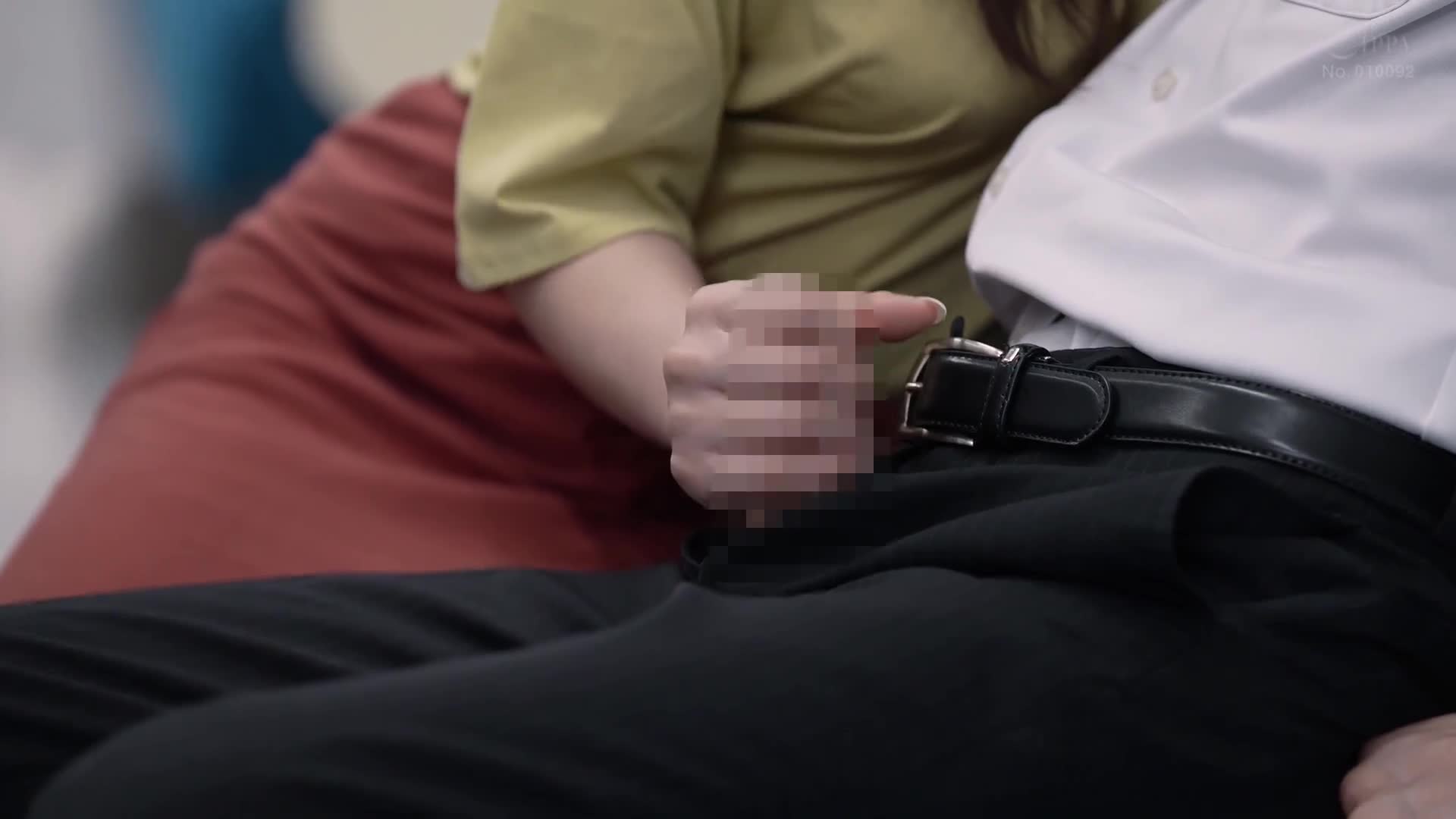 最終接吻電車：在空無一人的車廂裡，和美女姐姐不斷親吻×親吻×親吻 吉澤友貴 - AV大平台 - 中文字幕，成人影片，AV，國產，線上看
