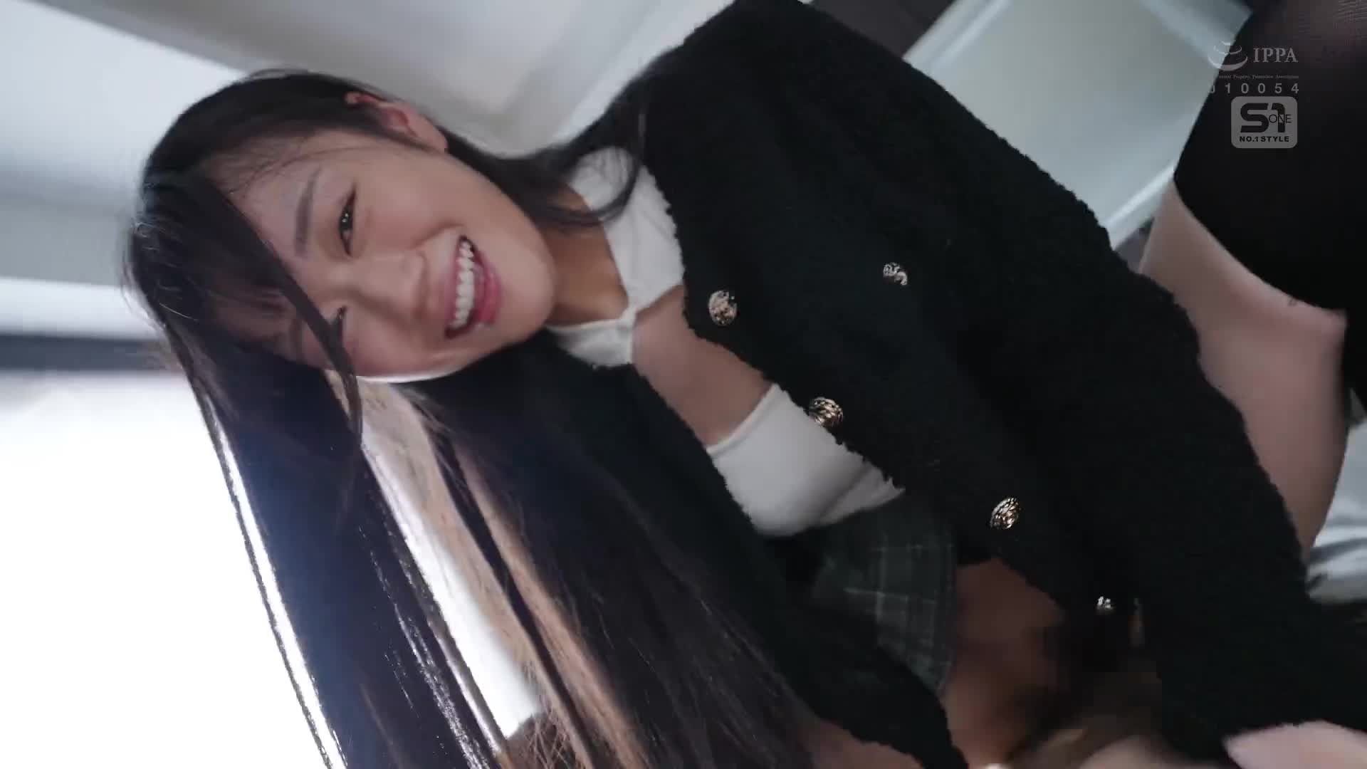 一個身高超過180公分的性感女巨人，一個美麗的女人，居高臨下地看著我，戲弄我，讓我高潮了13次。真是太丟臉了。明日葉三葉 - AV大平台 - 中文字幕，成人影片，AV，國產，線上看