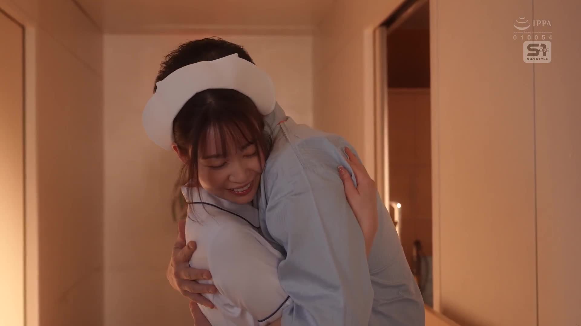 寒冷冬季的病房，由温暖的热水袋乳房治疗的巨乳护士 梦乃爱华 - AV大平台-中文字幕,成人影片,AV,国产,线上看