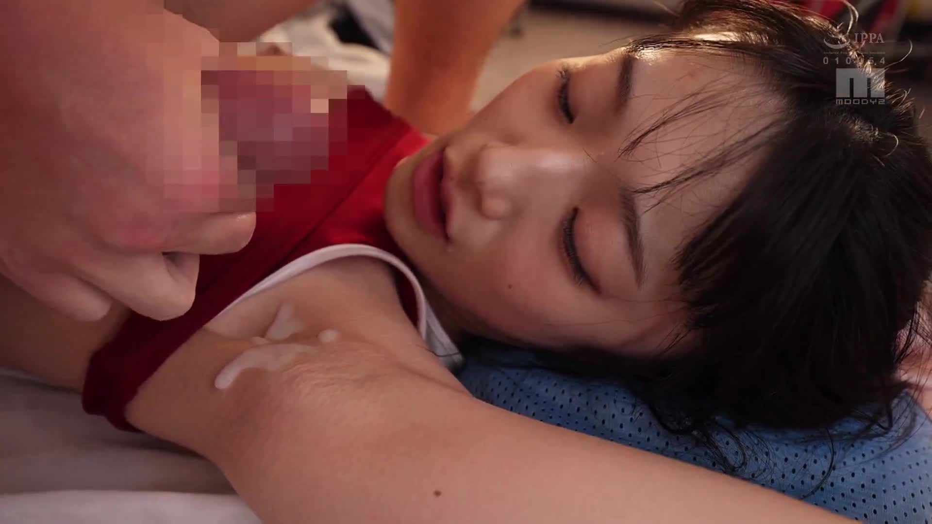 被看著尿尿…好害羞呀 不爽淫蕩J系女孩灌下尿液、唾液、陰道分泌物、汗水，害羞地興奮！體液滴滴聖水濕透學園 輝星綺羅 - AV大平台 - 中文字幕，成人影片，AV，國產，線上看